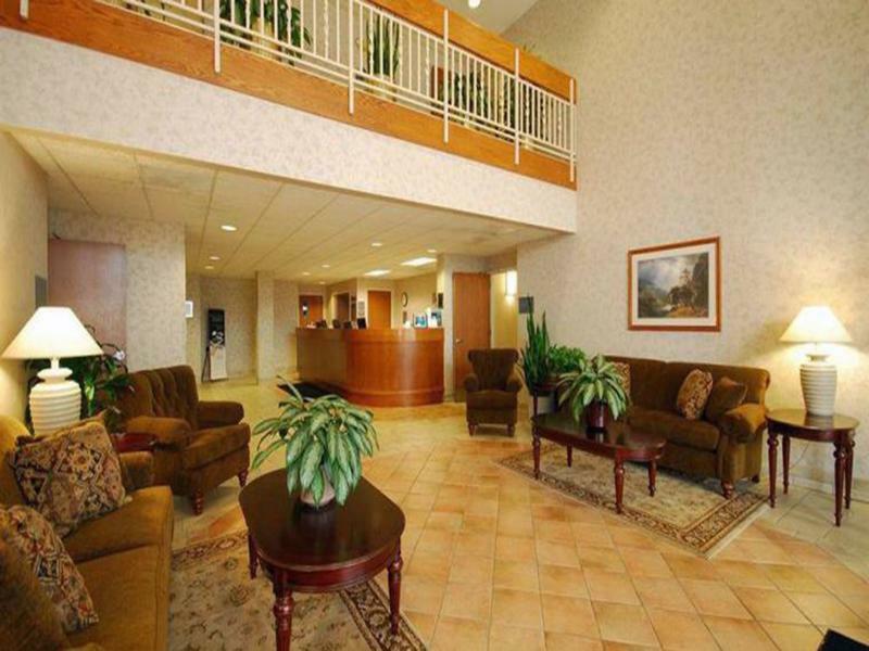 Baymont By Wyndham Des Moines Airport Hotel Exterior photo